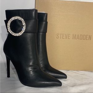 Steve Madden Necessary Black Faux Leather Rhinestone Stiletto Heels Womans New